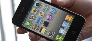 So können Sie Ihr iPhone 4 / 4S entsperren